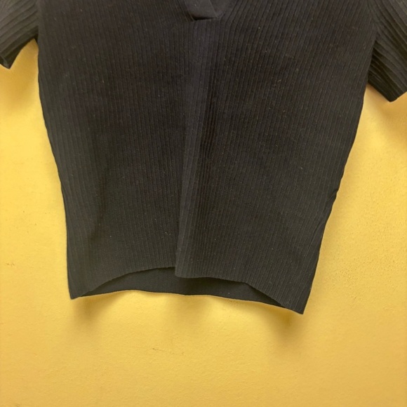 & Other Stories Cropped Open Collar Knit Top - Picture 9 of 10